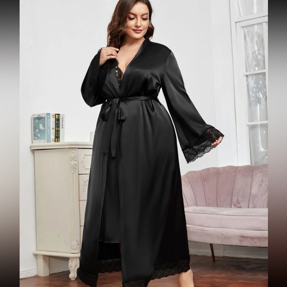 NWOT Plus 1pc Satin black SOLDDDbelted lace trim robe 2x